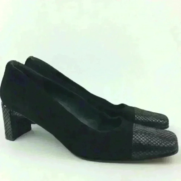 Stuart Weitzman Heels Sz 8 AA Suede Cap Square Toe - Picture 1 of 10